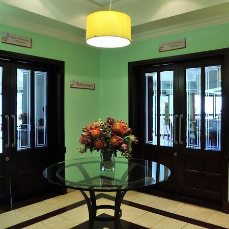 Cresta President Hotel Gaborone Extérieur photo