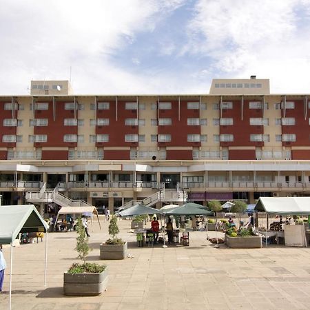 Cresta President Hotel Gaborone Extérieur photo