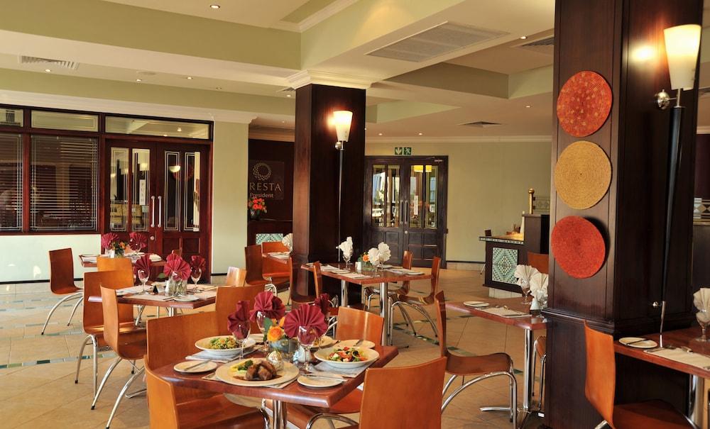 Cresta President Hotel Gaborone Extérieur photo