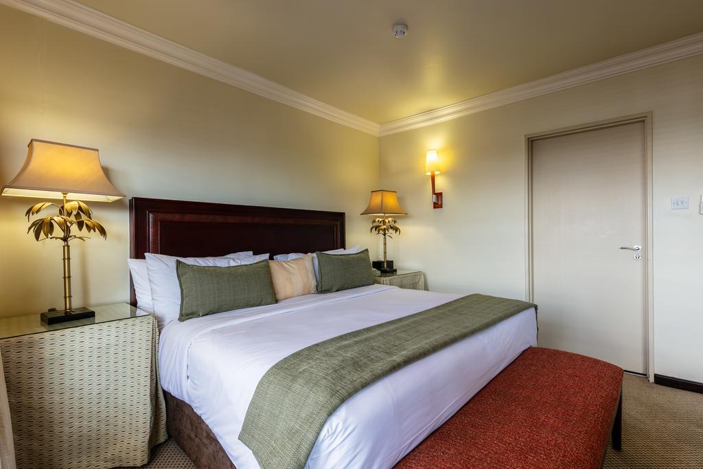 Cresta President Hotel Gaborone Extérieur photo