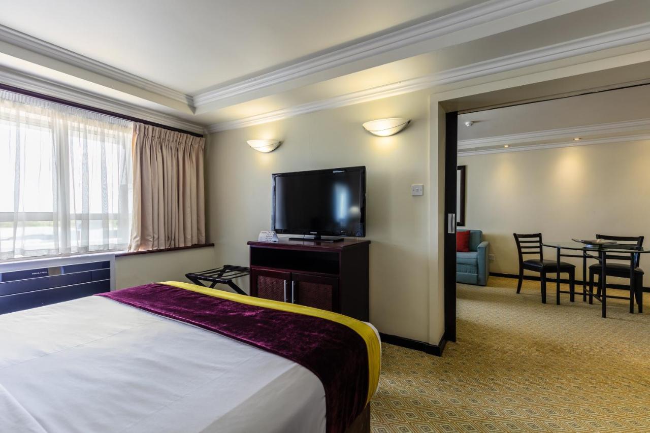 Cresta President Hotel Gaborone Extérieur photo