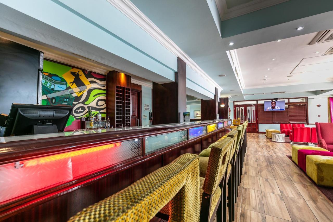 Cresta President Hotel Gaborone Extérieur photo