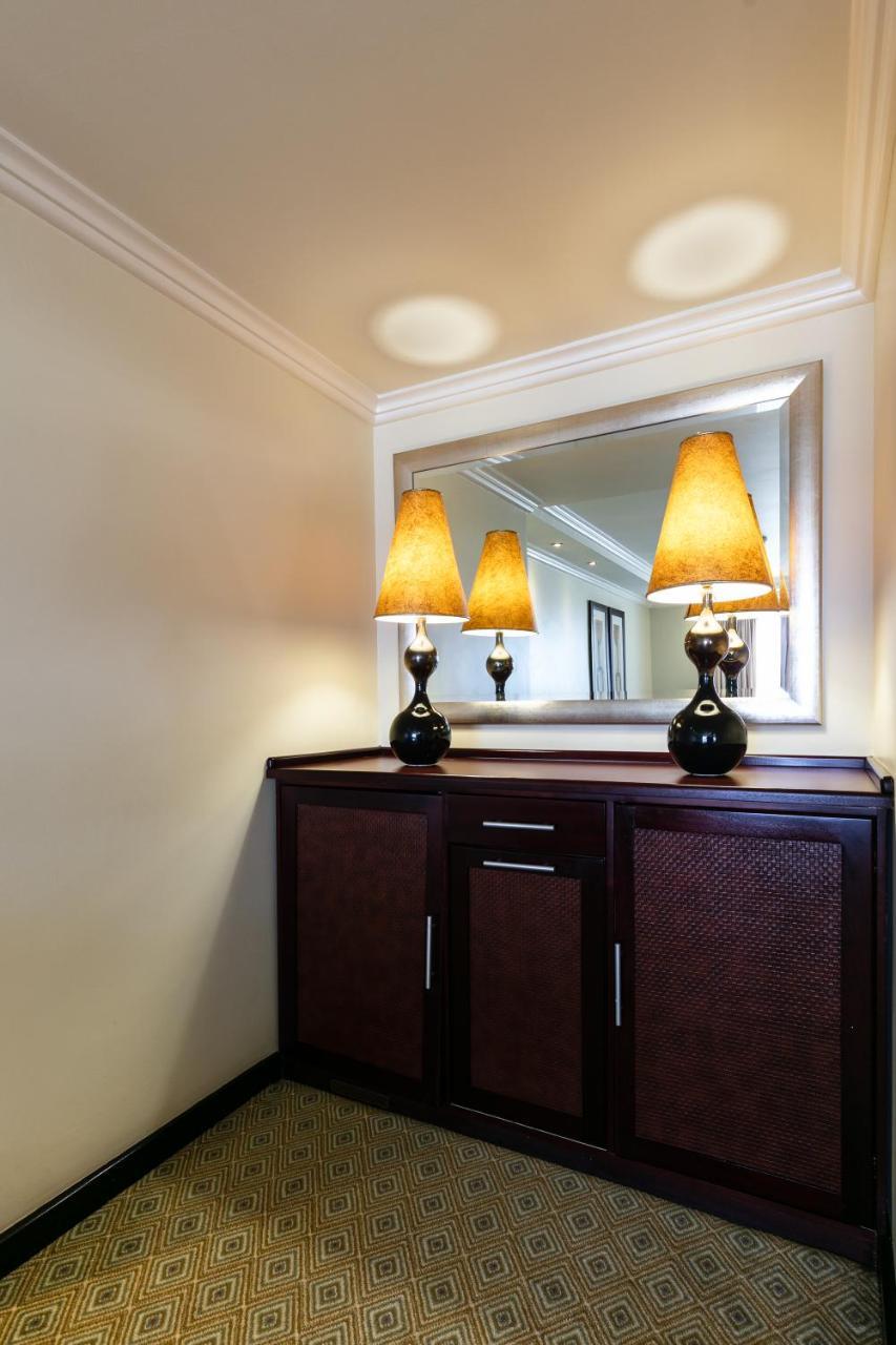 Cresta President Hotel Gaborone Extérieur photo