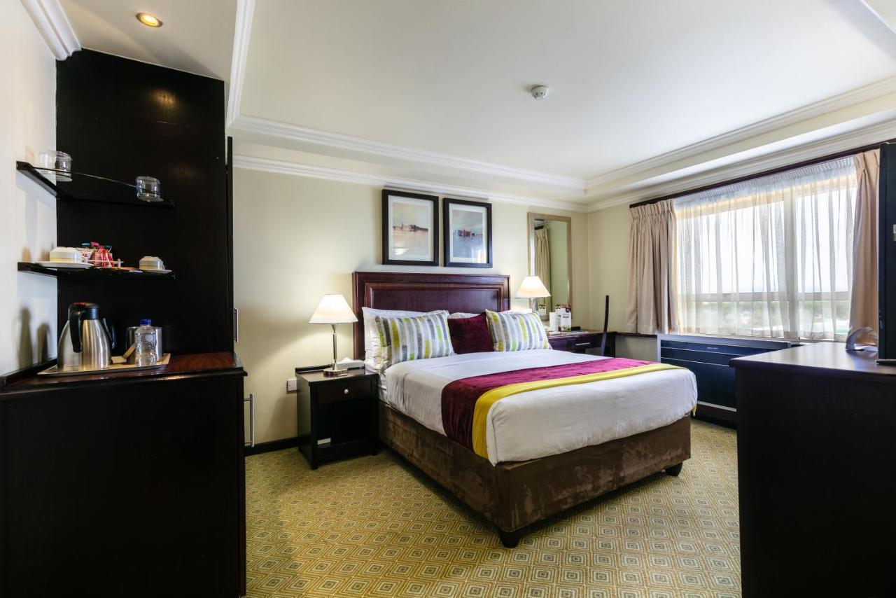 Cresta President Hotel Gaborone Extérieur photo