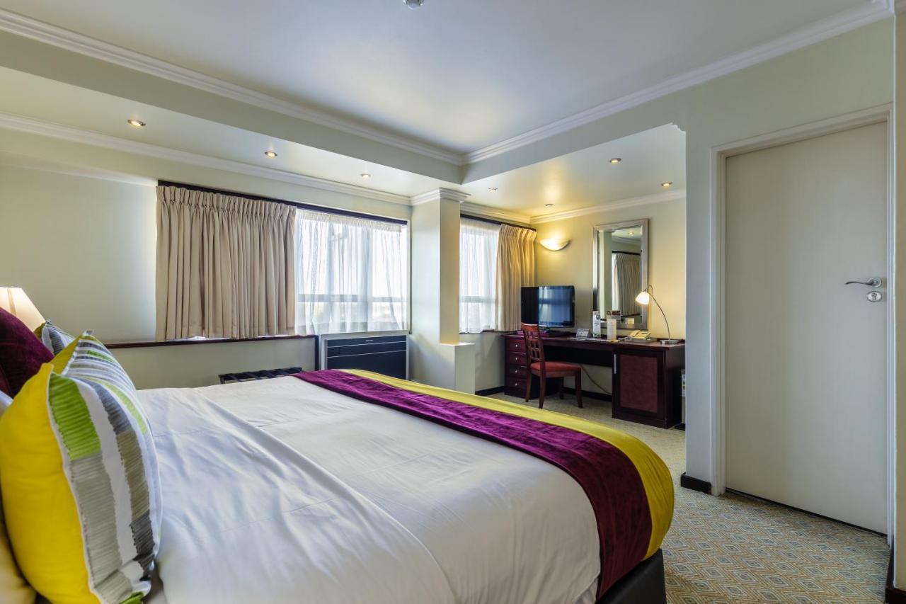Cresta President Hotel Gaborone Extérieur photo
